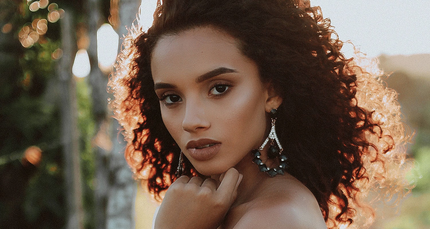 Atlanta Renvion model, softly staring